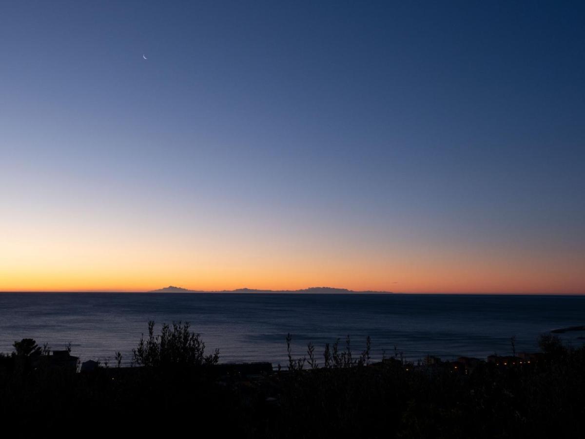 B&B Tra Cielo E Mare Pietra Ligure Kültér fotó
